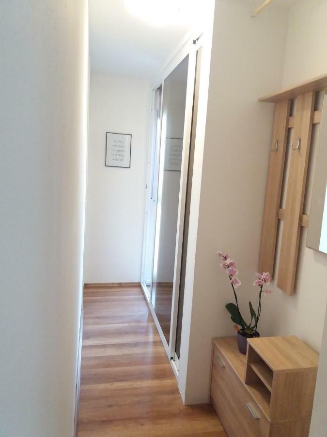 Apartment Lory'S Place Pola Esterno foto